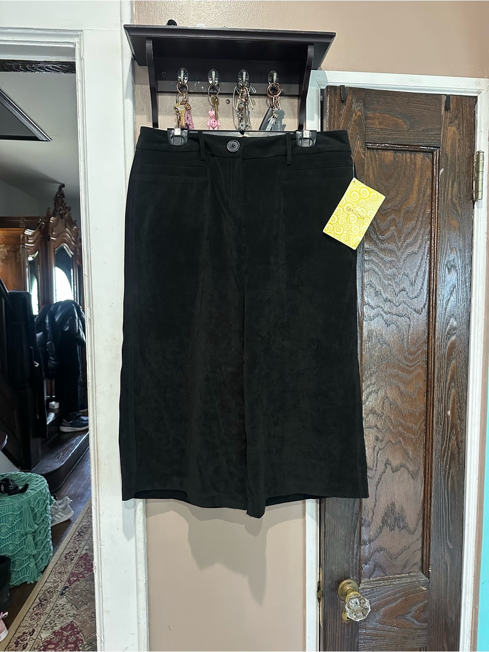 Nina Leonard Black Cropped Suede Culotte Pants